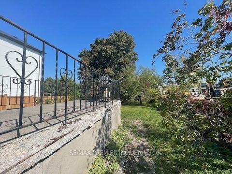 Photo 6 at 3 Parker Avenue, Oak Ridges, Richmond Hill