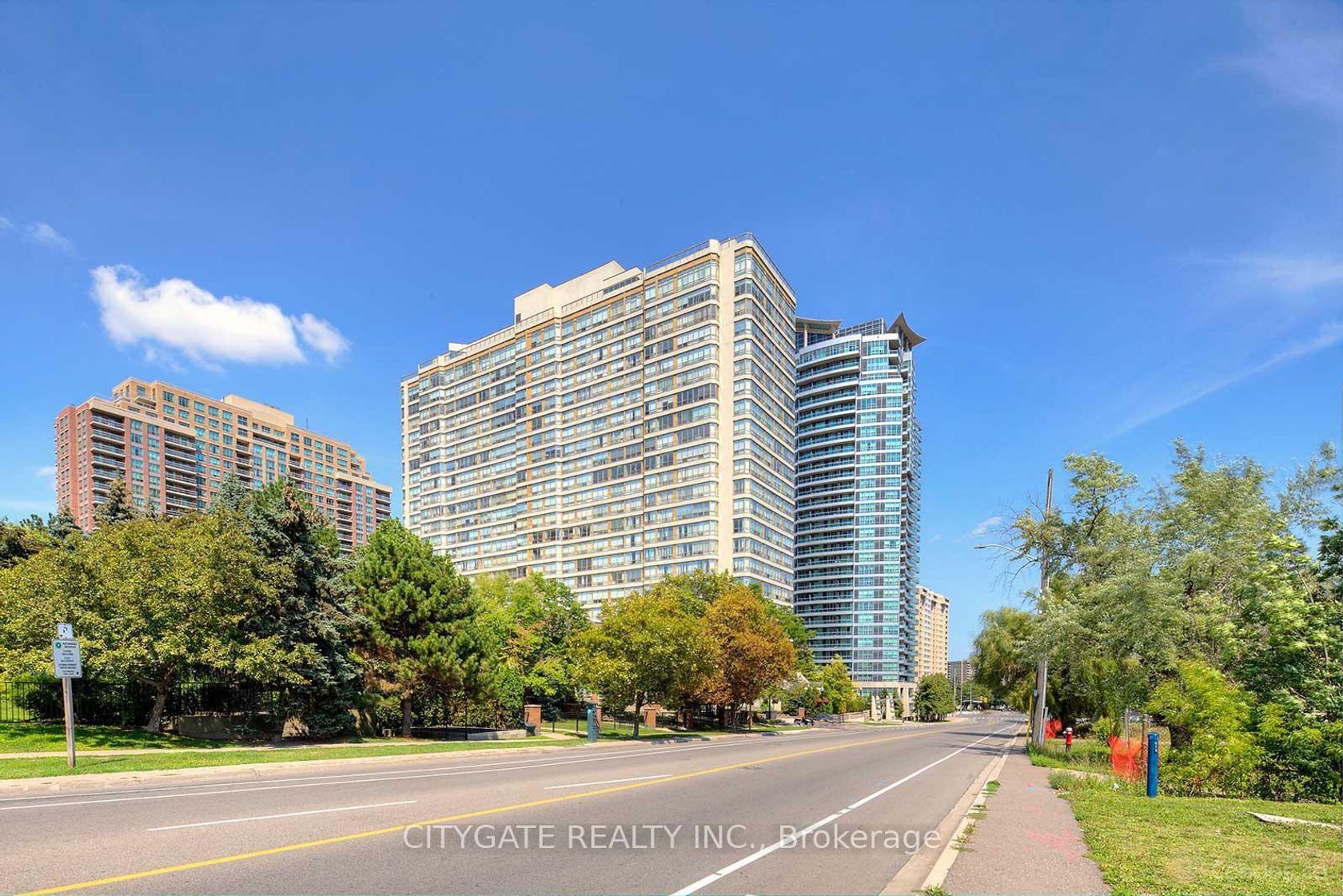 612 - 55 Elm Drive, City Centre, Mississauga by Loree Meneguzzi Real Estate 612 - 55 Elm Drive, City Centre, Mississauga