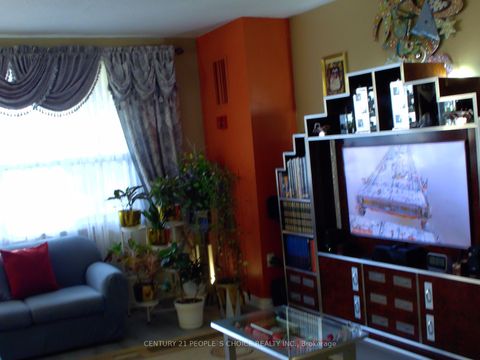 Photo 2 at 306 - 45 Silverstone Drive, Jamestown, Toronto