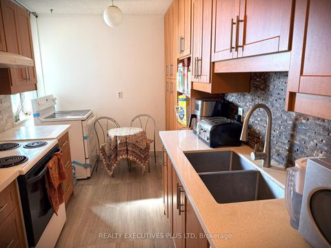 Photo 8 at 1610 - 5 Old Sheppard Avenue E, Pleasant View, Toronto