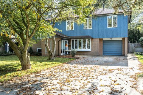 Photo 1 at 98 Selgrove Crescent, SW Southwest, Oakville