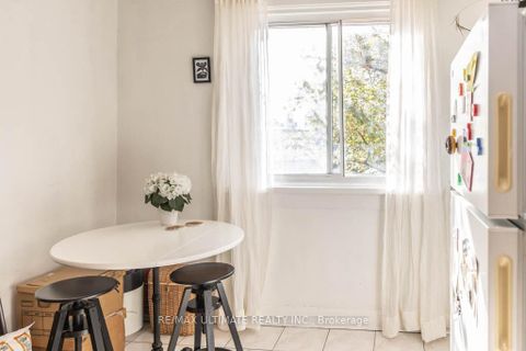 Photo 5 at 54 Brookfield Street, Bellwoods, Toronto