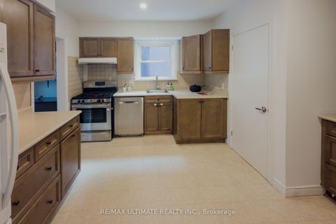 Photo 5 at 110 De Quincy Boulevard, Clanton Park, Toronto