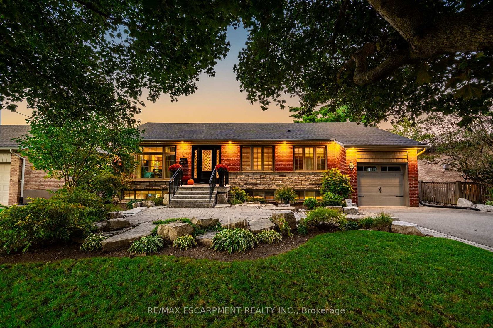 665 King Road, LaSalle, Burlington 