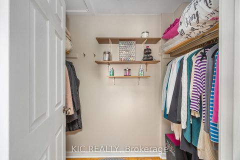 Photo 7 at 5 Thistlewaite Crescent, Malvern West, Toronto