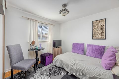 Photo 8 at 5 Thistlewaite Crescent, Malvern West, Toronto Photo 8 at 5 Thistlewaite Crescent, Malvern West, Toronto