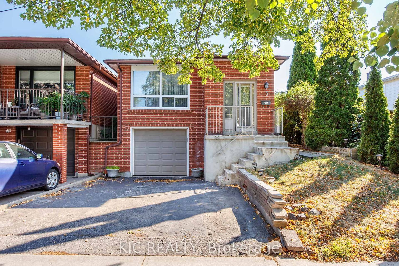 5 Thistlewaite Crescent, Malvern West, Toronto 