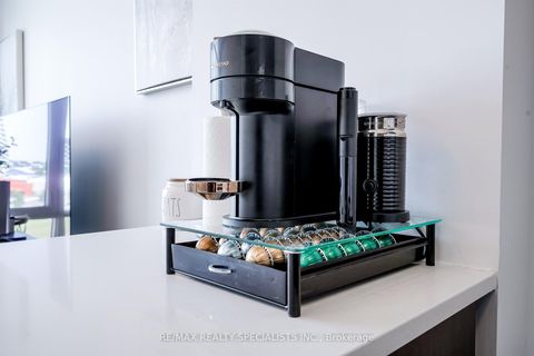 Photo 9 at 513 - 150 Oak Park Boulevard, RO River Oaks, Oakville