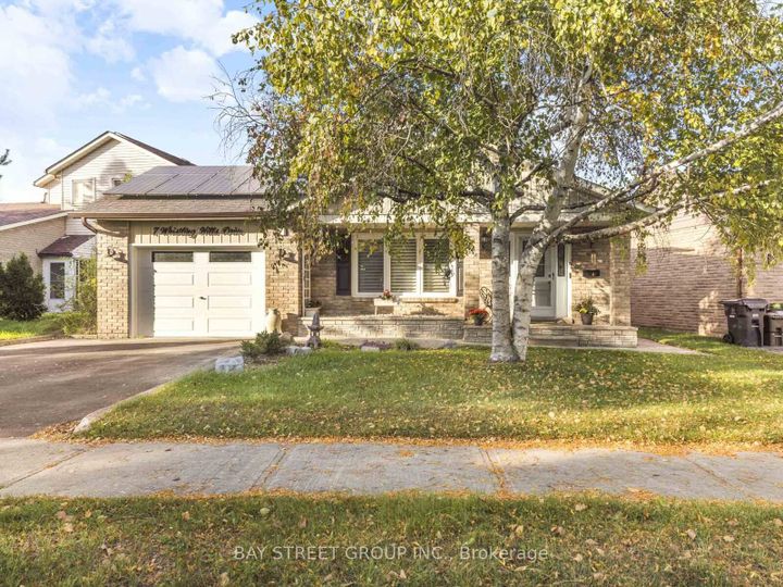 Photo 1 at 7 Whistling Hills Drive, Milliken, Toronto