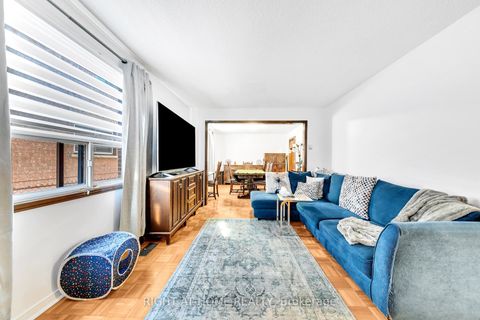 Photo 6 at 8 Terra Road, East Woodbridge, Vaughan