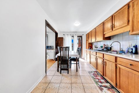 Photo 8 at 8 Terra Road, East Woodbridge, Vaughan