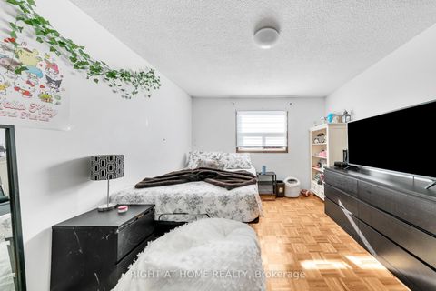 Photo 11 at 8 Terra Road, East Woodbridge, Vaughan