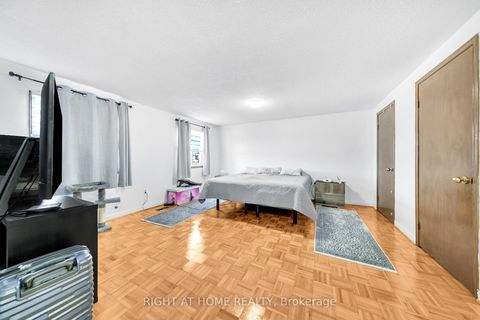 Photo 13 at 8 Terra Road, East Woodbridge, Vaughan