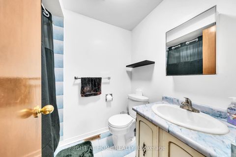 Photo 16 at 8 Terra Road, East Woodbridge, Vaughan