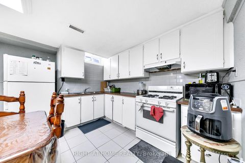 Photo 24 at 8 Terra Road, East Woodbridge, Vaughan