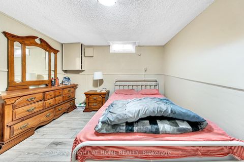 Photo 29 at 8 Terra Road, East Woodbridge, Vaughan