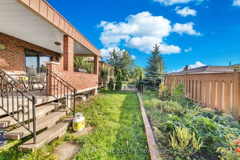 Photo 37 at 8 Terra Road, East Woodbridge, Vaughan