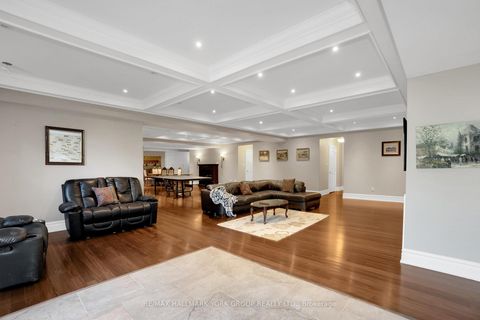 Photo 18 at 2 Kingswood Drive, King City, King