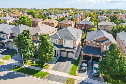 Photo 3 at 1468 Liverpool Street, WT West Oak Trails, Oakville