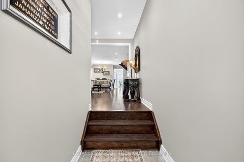 Photo 8 at 1468 Liverpool Street, WT West Oak Trails, Oakville