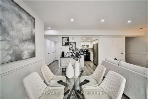 Photo 12 at 1036 - 75 Weldrick Road E, Observatory, Richmond Hill
