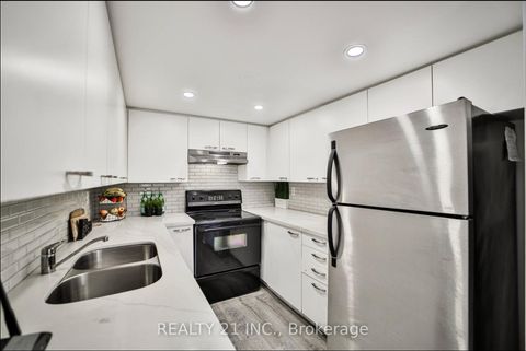 Photo 15 at 1036 - 75 Weldrick Road E, Observatory, Richmond Hill