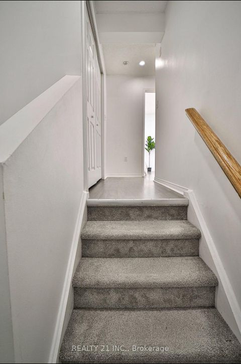 Photo 16 at 1036 - 75 Weldrick Road E, Observatory, Richmond Hill