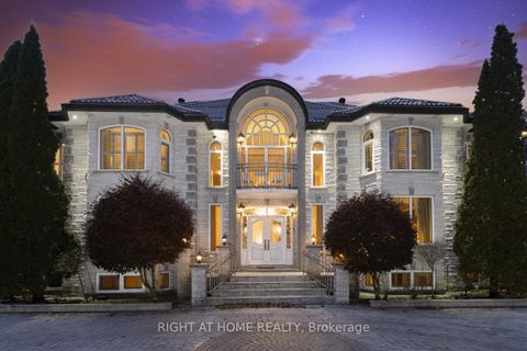 Photo 3 at 38 Sugarbush Court E, East Woodbridge, Vaughan