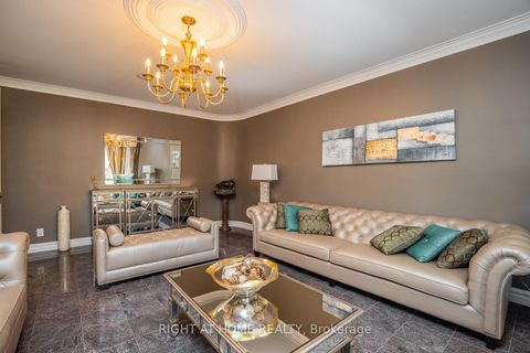 Photo 10 at 38 Sugarbush Court E, East Woodbridge, Vaughan
