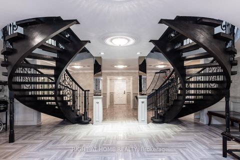 Photo 17 at 38 Sugarbush Court E, East Woodbridge, Vaughan