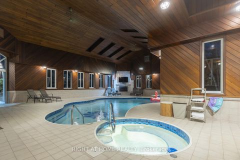 Photo 19 at 38 Sugarbush Court E, East Woodbridge, Vaughan