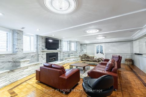 Photo 23 at 38 Sugarbush Court E, East Woodbridge, Vaughan