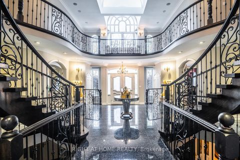 Photo 31 at 38 Sugarbush Court E, East Woodbridge, Vaughan