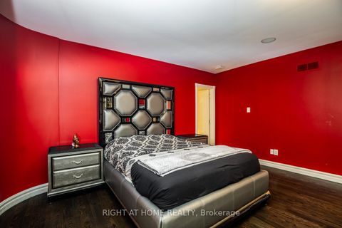 Photo 34 at 38 Sugarbush Court E, East Woodbridge, Vaughan