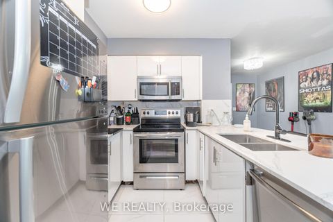 Photo 2 at 519 - 231 Fort York Boulevard, Niagara, Toronto