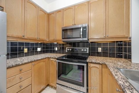 Photo 7 at 1002 - 70 Absolute Avenue, City Centre, Mississauga