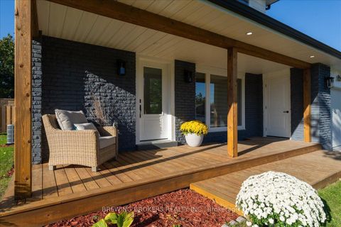 Photo 3 at 261 Nelson Crescent, Stroud, Innisfil