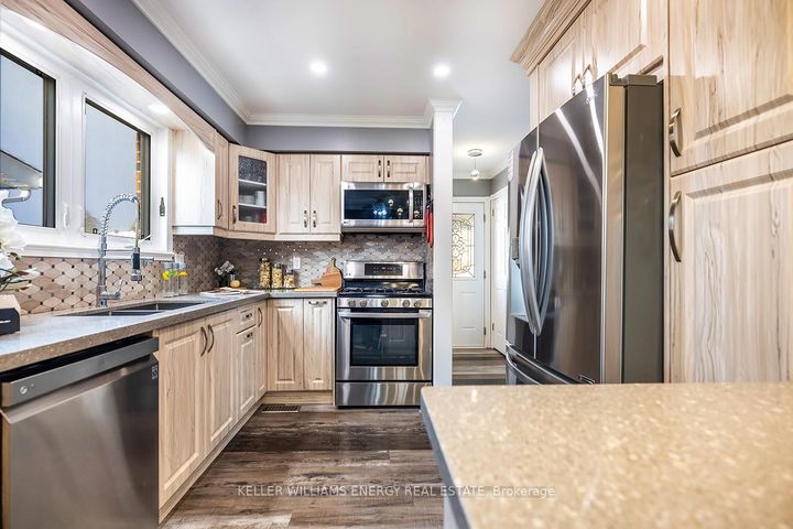 Photo 7 at 416 Mayfair Avenue, Centennial, Oshawa