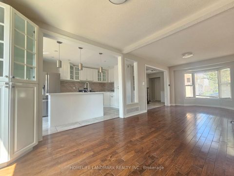 Photo 3 at 796 Bennett Crescent, Pinecrest, Oshawa