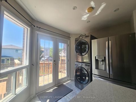 Photo 8 at 796 Bennett Crescent, Pinecrest, Oshawa