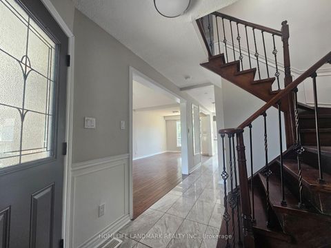 Photo 12 at 796 Bennett Crescent, Pinecrest, Oshawa