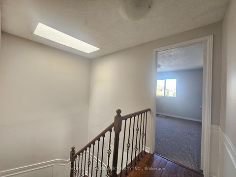 Photo 13 at 796 Bennett Crescent, Pinecrest, Oshawa