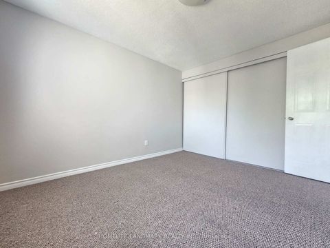 Photo 16 at 796 Bennett Crescent, Pinecrest, Oshawa