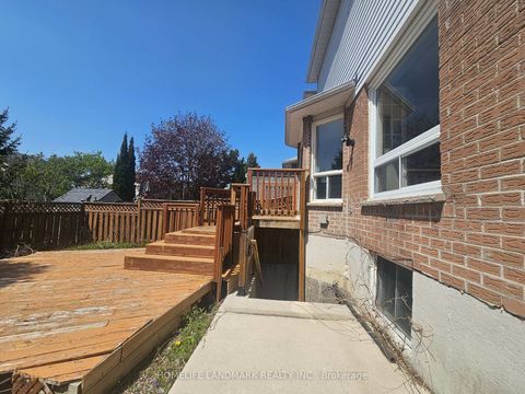 Photo 22 at 796 Bennett Crescent, Pinecrest, Oshawa