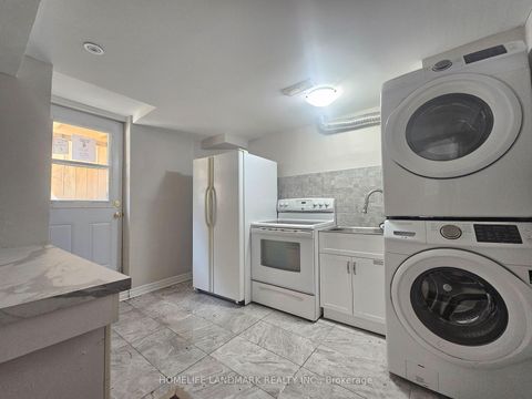 Photo 25 at 796 Bennett Crescent, Pinecrest, Oshawa