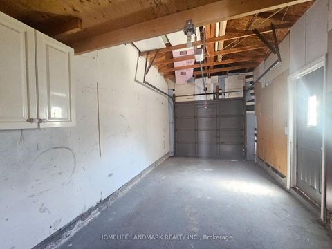 Photo 28 at 796 Bennett Crescent, Pinecrest, Oshawa