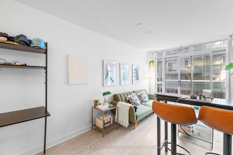 Photo 10 at 324 - 21 Nelson Street, Waterfront Communities C1, Toronto