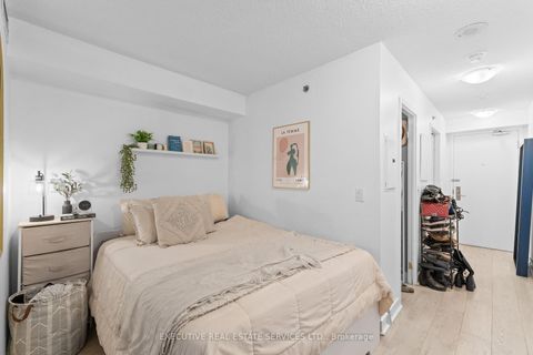 Photo 16 at 324 - 21 Nelson Street, Waterfront Communities C1, Toronto