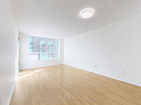 Photo 4 at 707 - 29 Pemberton Avenue, Newtonbrook East, Toronto