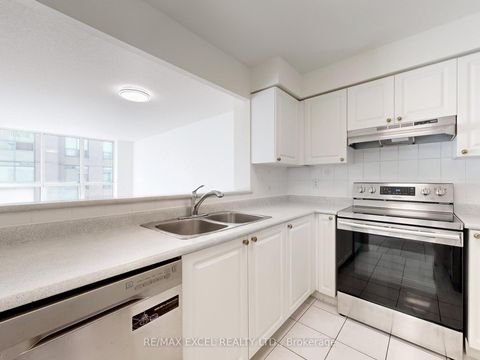 Photo 7 at 707 - 29 Pemberton Avenue, Newtonbrook East, Toronto